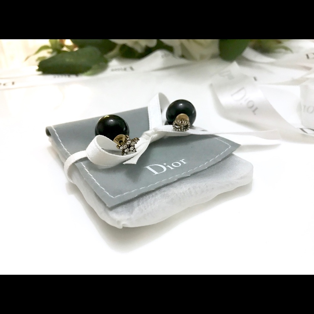 ♦️sold♦️Dior brass CD and star tribale $550 - Picture 3 of 8